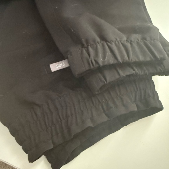 Figs Regina Black Jogger Scrub pants with Elastic Waist - Picture 3 of 6